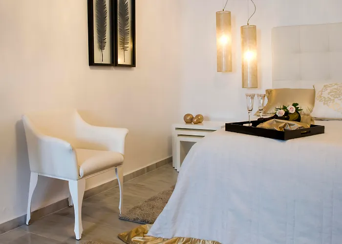 Gold - Small Luxury Of The World 4*