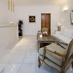 Gold - Small Luxury Of The World Отель Имеровигли